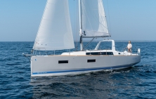 OCEANIS 38
